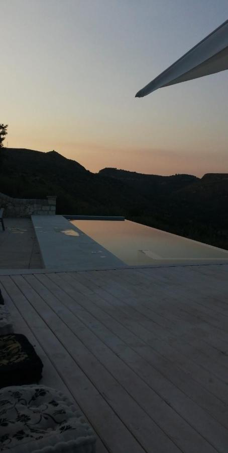 Villa Meriem Noto Luaran gambar